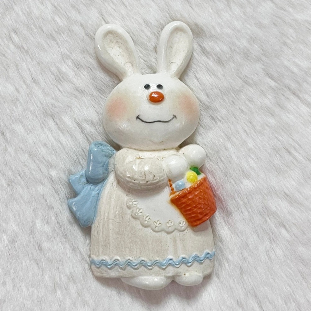 🔮 5/$25 Vintage 1975 Hallmark Bernadette Easter Bunny Pin